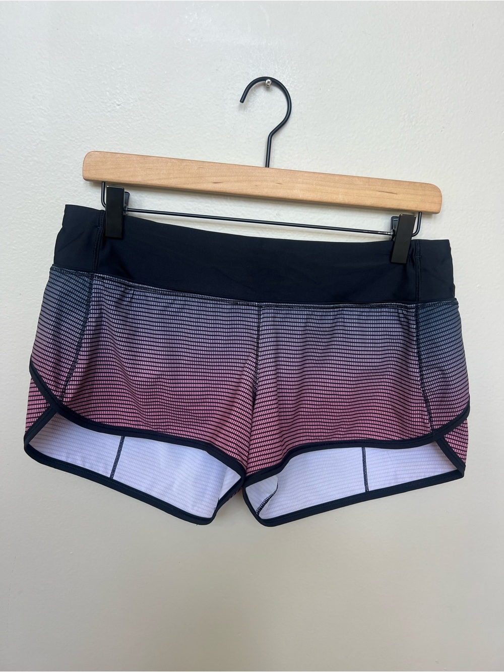 LULULEMON H2O Double Gradient Pink Black Speed Short Size 6 - Picture 3 of 11